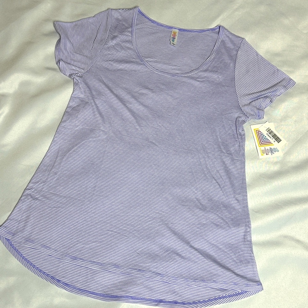 NWT LuLaRoe Classic T - size Small